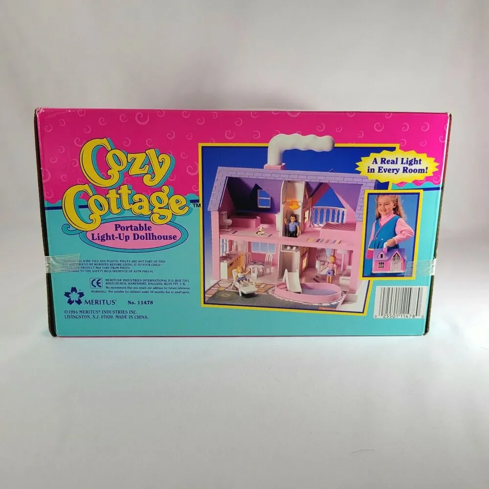 Vintage Cozy Cottage Portable Light Up Doll House 1994 Meritus 11478 - NIB
